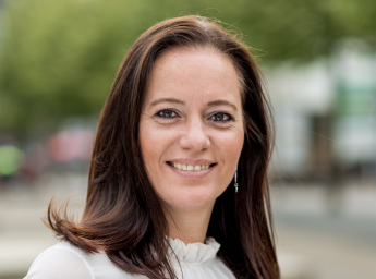 Esther Velthuis